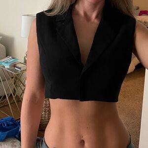 Fashion Nova Black Sleeveless Crop Top